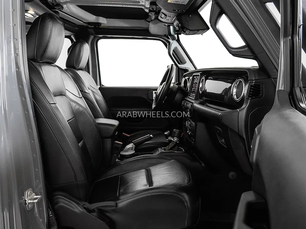 Jeep Wrangler 2019 for Sale in Dubai Image-8