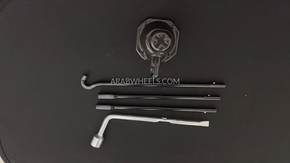 Toyota Fortuner 2023 for Sale in Dubai Image-28