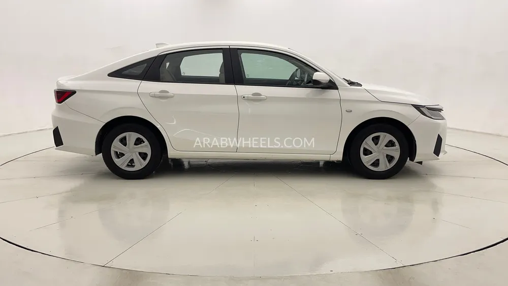 Toyota Yaris 2023 for Sale in Dubai Image-2