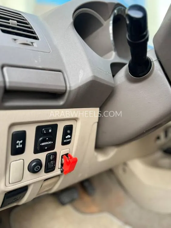 تويوتا فورتشنر 2006 for Sale in عجمان Image-17