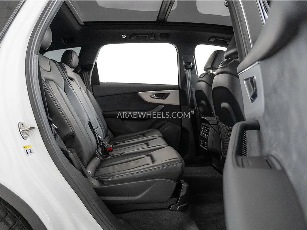 Audi Q7 2023 for Sale in Dubai Image-12