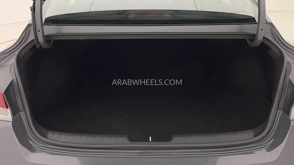 Hyundai Elantra 2025 for Sale in Dubai Image-26