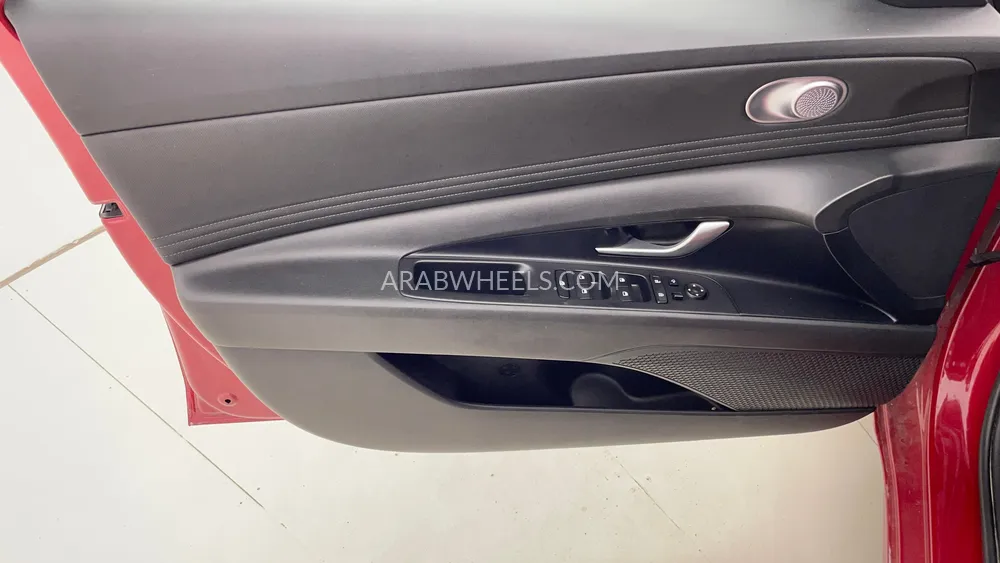 Hyundai Elantra 2022 for Sale in Dubai Image-19