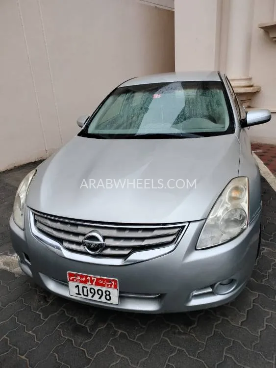 Nissan Altima 2010 for Sale in Al Ain Image-2