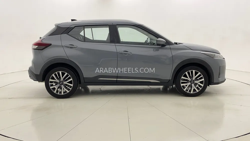 Nissan Kicks 2023 for Sale in Dubai Image-2