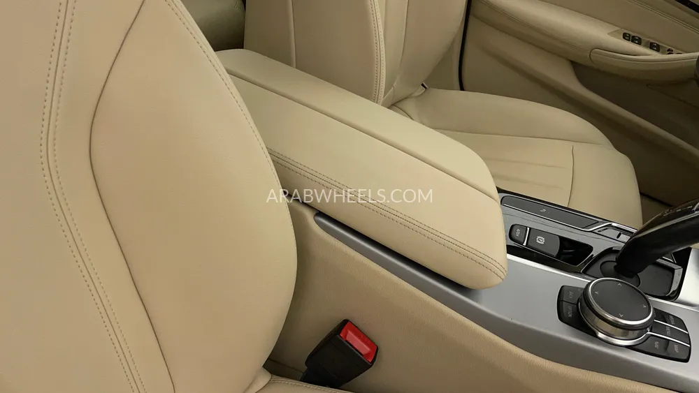 BMW 5 series 2018 for Sale in Dubai Image-40
