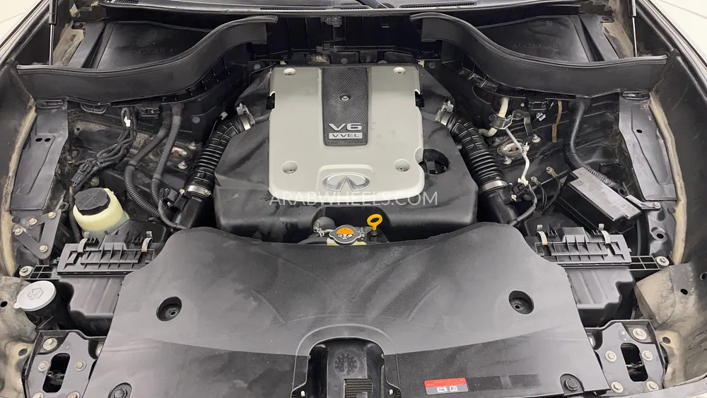 Infiniti QX70 2018 for Sale in Dubai Image-9