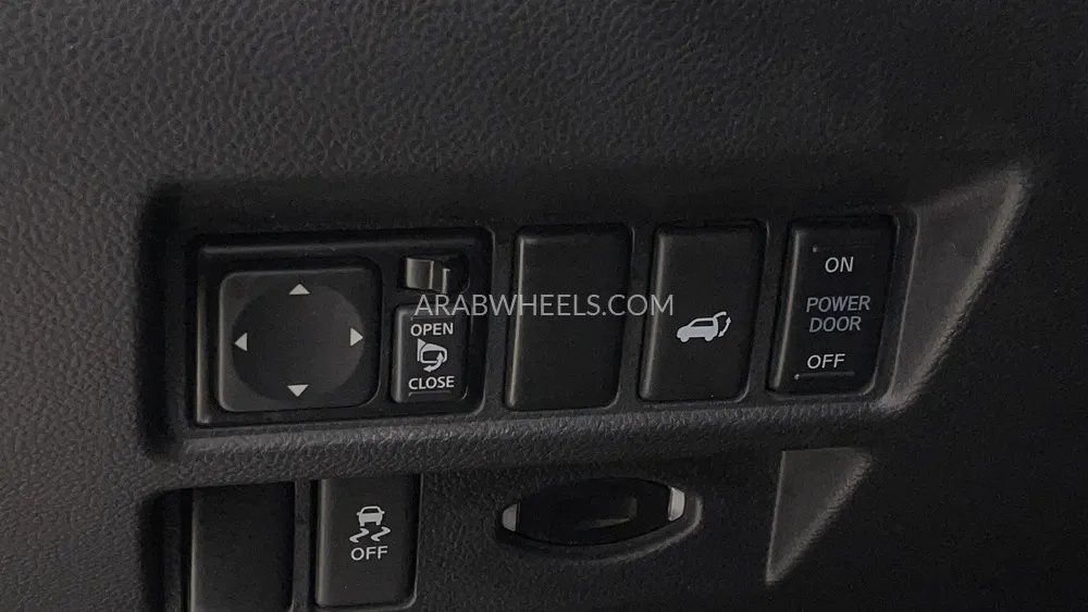 Infiniti QX70 2018 for Sale in Dubai Image-46