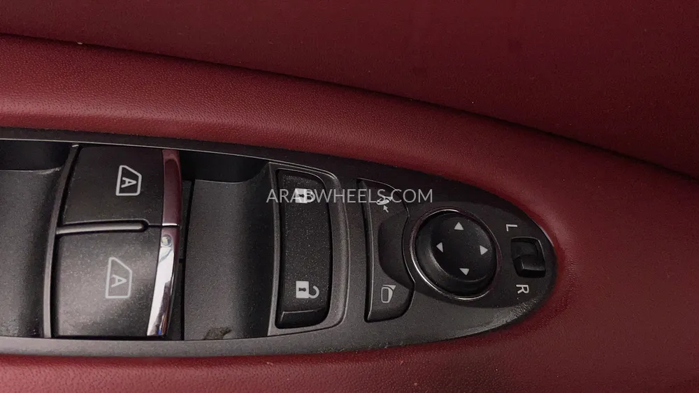 Nissan Patrol 2018 for Sale in Dubai Image-47