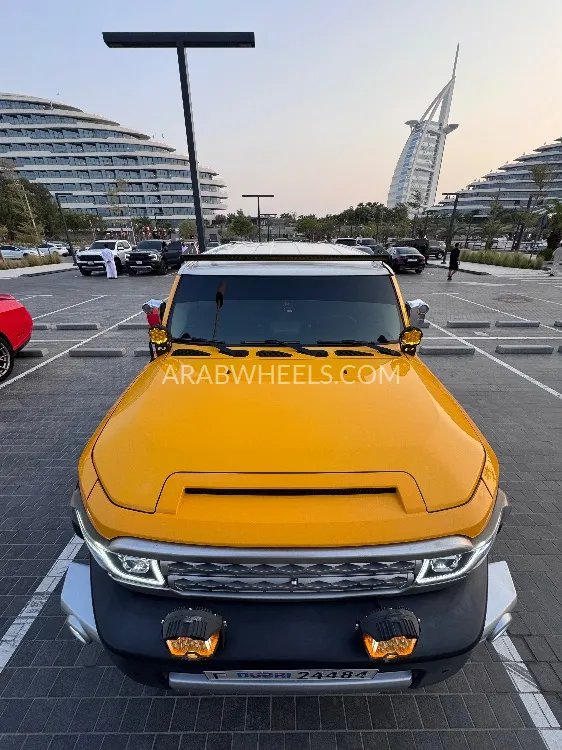 Toyota FJ Cruiser 2015 for Sale in Dubai Image-3