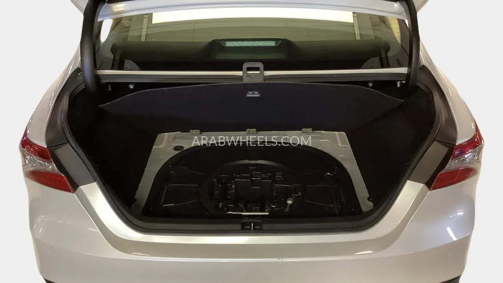 Toyota Camry 2024 for Sale in Sharjah Image-15