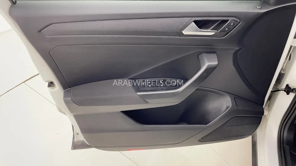 Volkswagen T Roc 2021 for Sale in Dubai Image-18