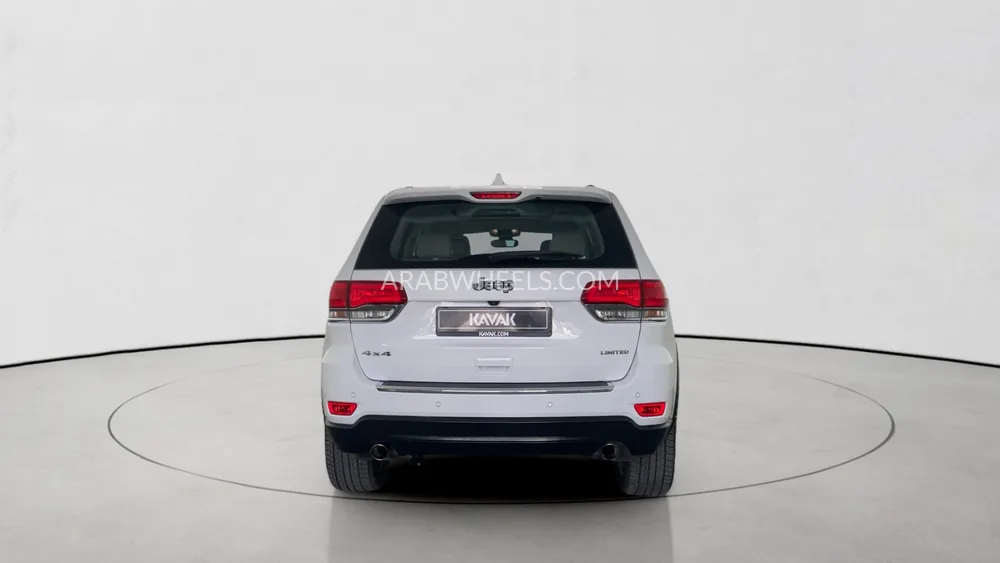 Jeep Grand Cherokee 2018 for Sale in Sharjah Image-5