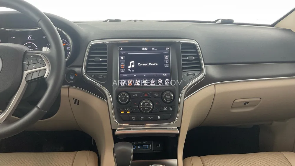 Jeep Grand Cherokee 2018 for Sale in Sharjah Image-27
