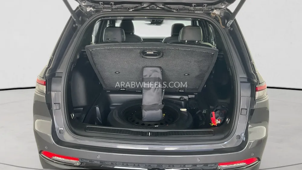 Jeep Grand Cherokee 2022 for Sale in Dubai Image-14