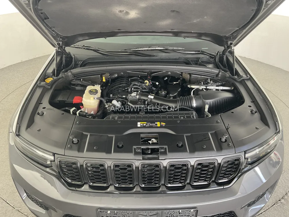 Jeep Grand Cherokee 2022 for Sale in Dubai Image-21