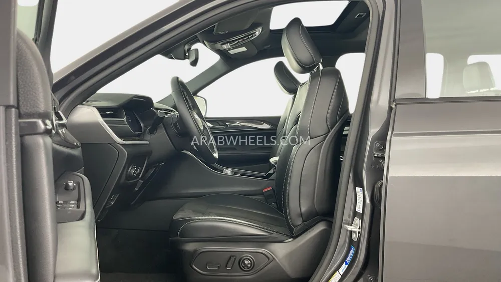 Jeep Grand Cherokee 2022 for Sale in Dubai Image-24