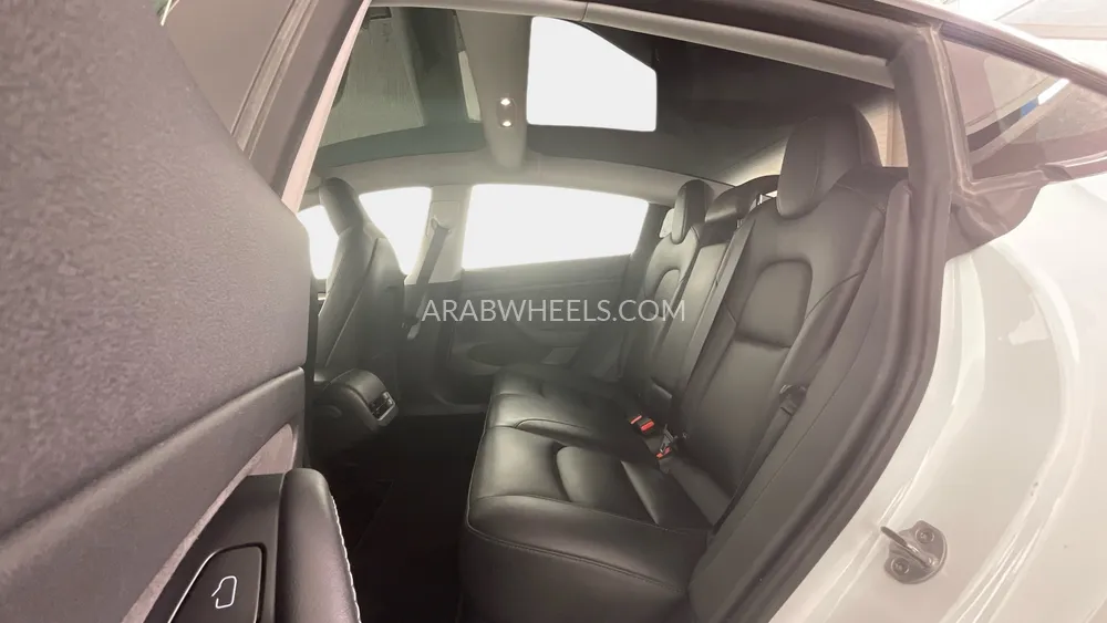 Tesla Model 3 2023 for Sale in Dubai Image-13