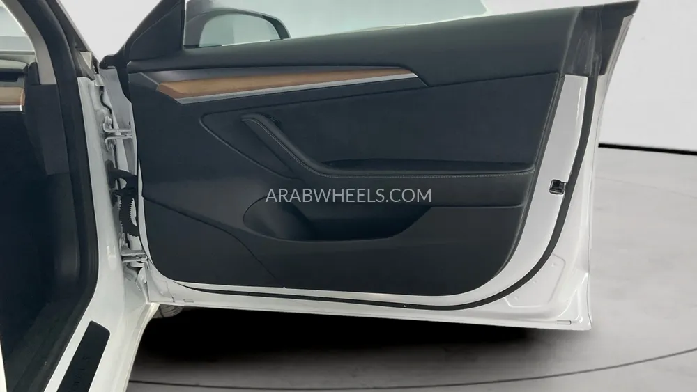 Tesla Model 3 2023 for Sale in Dubai Image-26