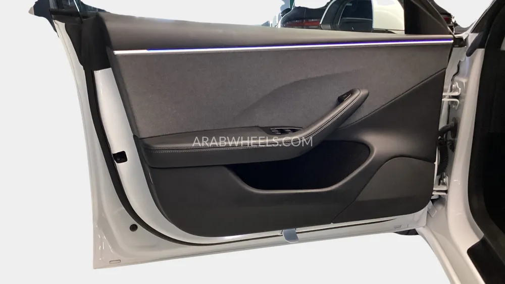 Tesla Model 3 2024 for Sale in Dubai Image-22