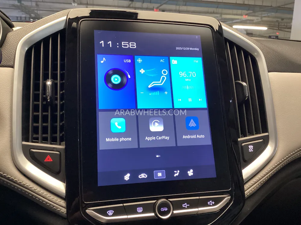 Chevrolet Captiva 2024 for Sale in Sharjah Image-10