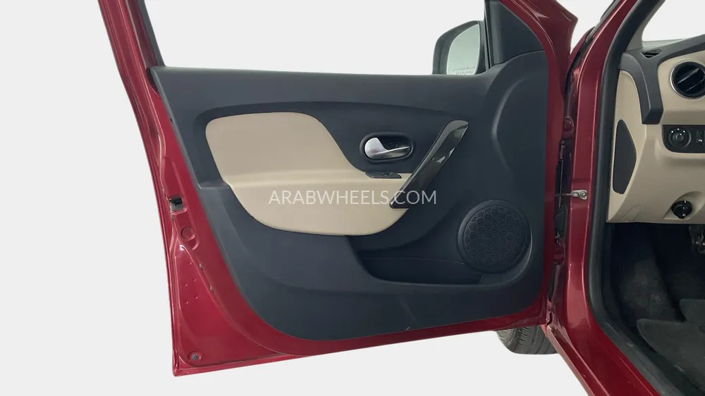 Renault Symbol 2021 for Sale in Sharjah Image-17