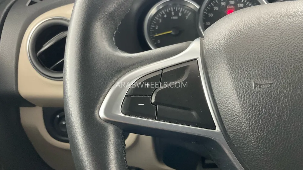 Renault Symbol 2021 for Sale in Sharjah Image-18