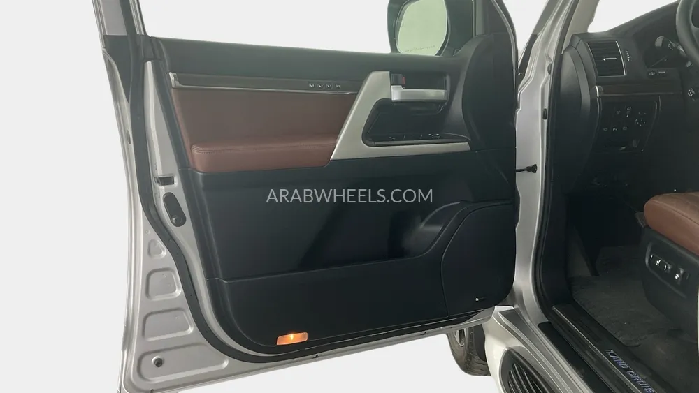 Toyota Land Cruiser 2019 for Sale in Sharjah Image-18