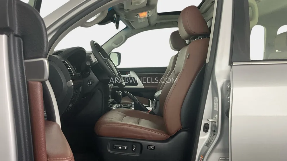 Toyota Land Cruiser 2019 for Sale in Sharjah Image-24