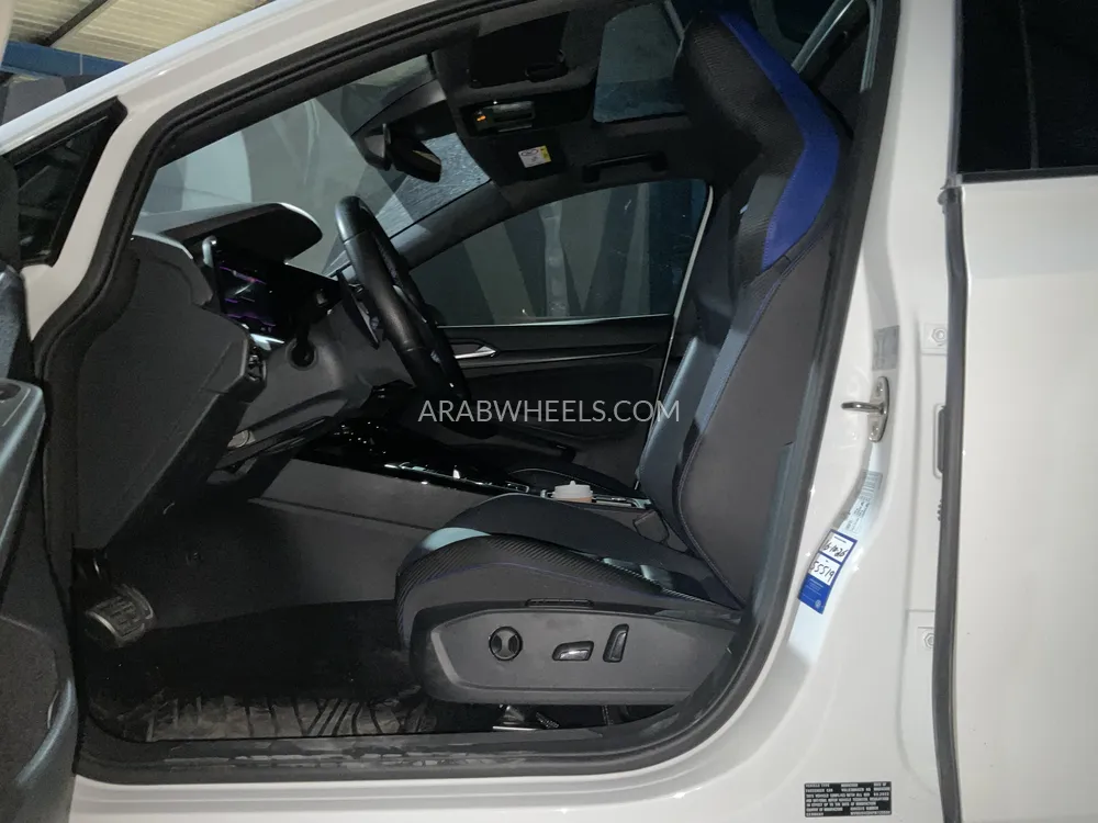 Volkswagen Golf 2023 for Sale in Sharjah Image-8
