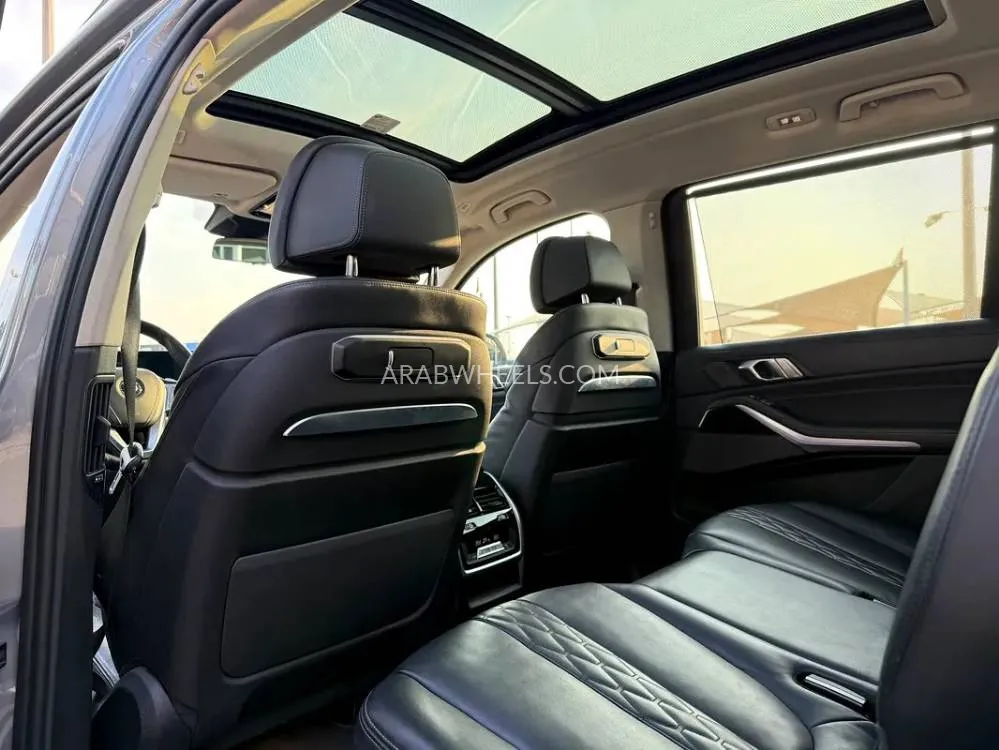 BMW X7 2024 for Sale in Sharjah Image-10