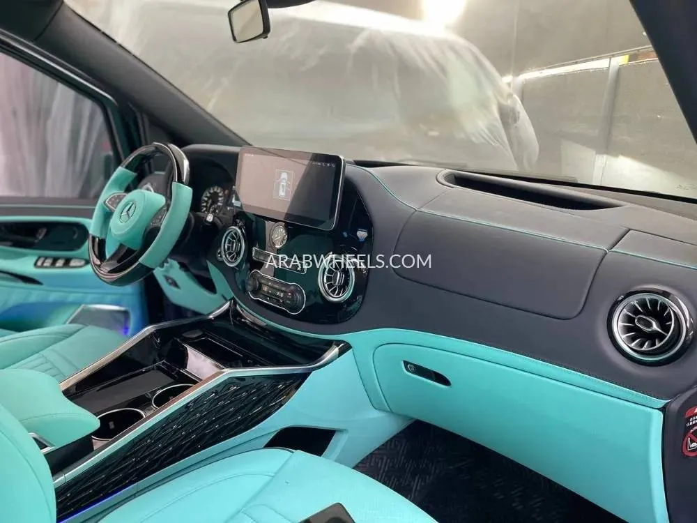 Mercedes Benz Vito 2018 for Sale in Dubai Image-16