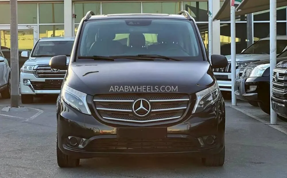 Mercedes Benz Vito 2019 for Sale in Sharjah Image-3