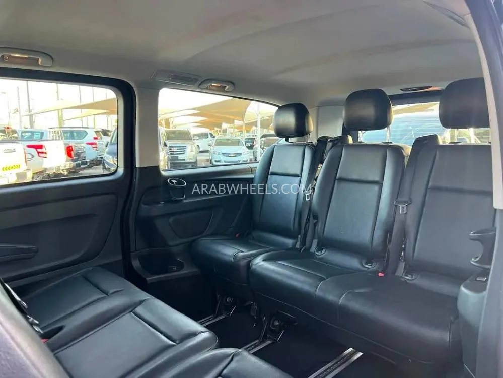 Mercedes Benz Vito 2019 for Sale in Sharjah Image-7