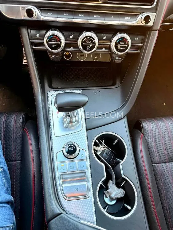 Genesis G70 2023 for Sale in Dubai Image-9