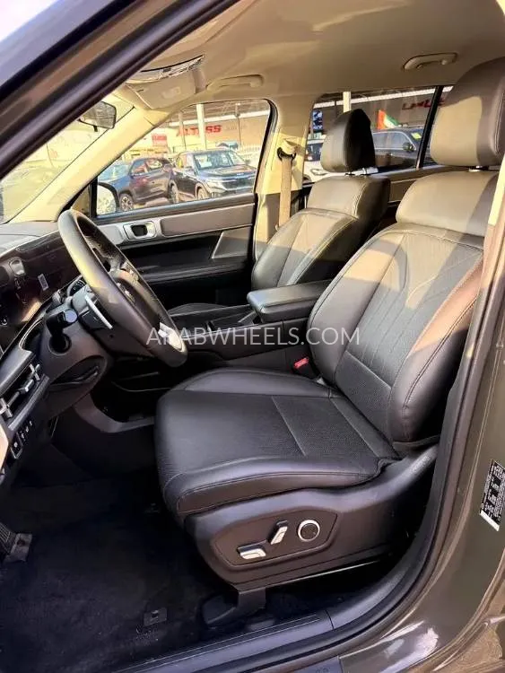 Hyundai Grand Santa Fe 2024 for Sale in Dubai Image-15