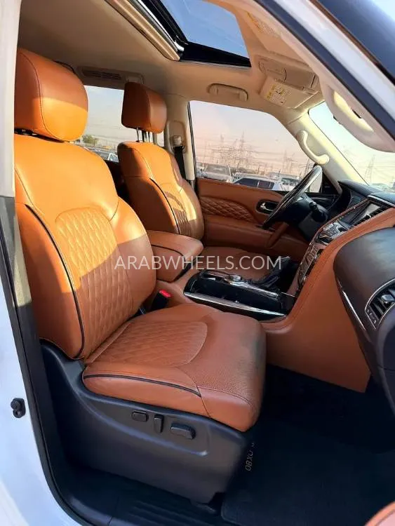 Infiniti QX80 2019 for Sale in Dubai Image-9