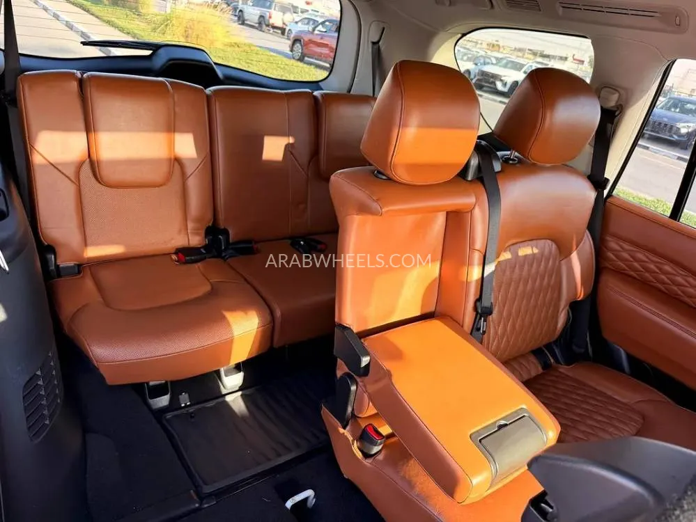 Infiniti QX80 2019 for Sale in Dubai Image-12