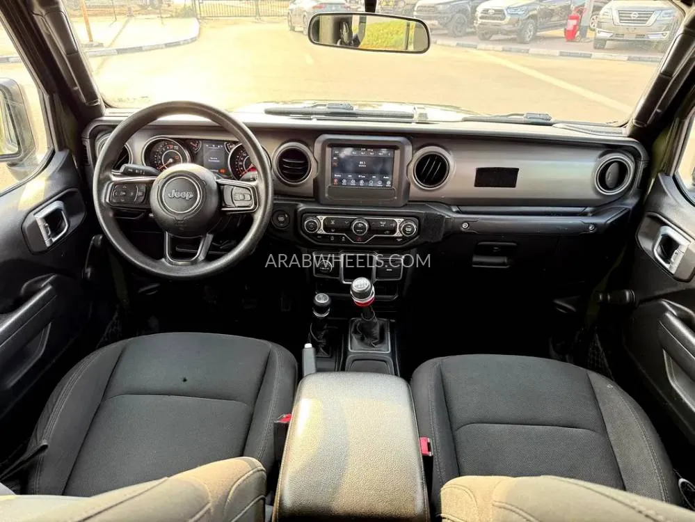 جيب غلادياتور 2022 for Sale in دبي Image-17