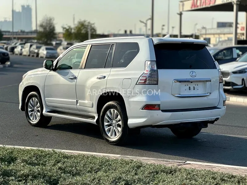 Lexus GX 2018 for Sale in Dubai Image-18