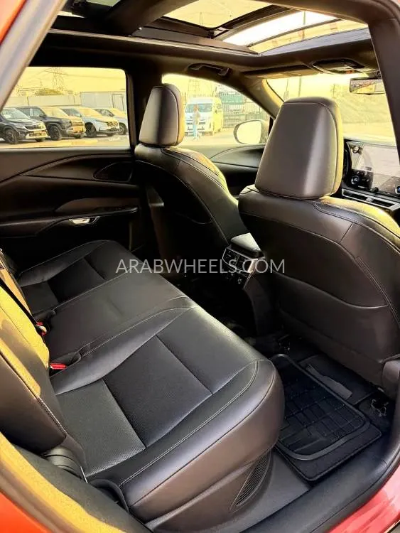 Lexus RX 2023 for Sale in Dubai Image-3
