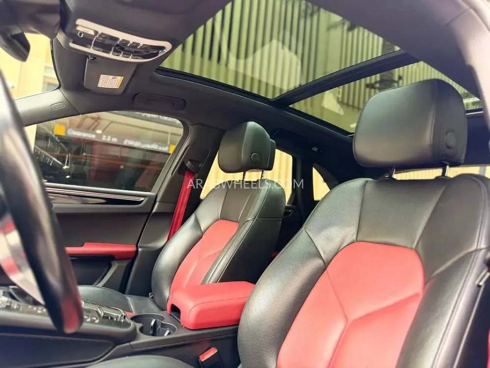 Porsche Macan 2021 for Sale in Dubai Image-3