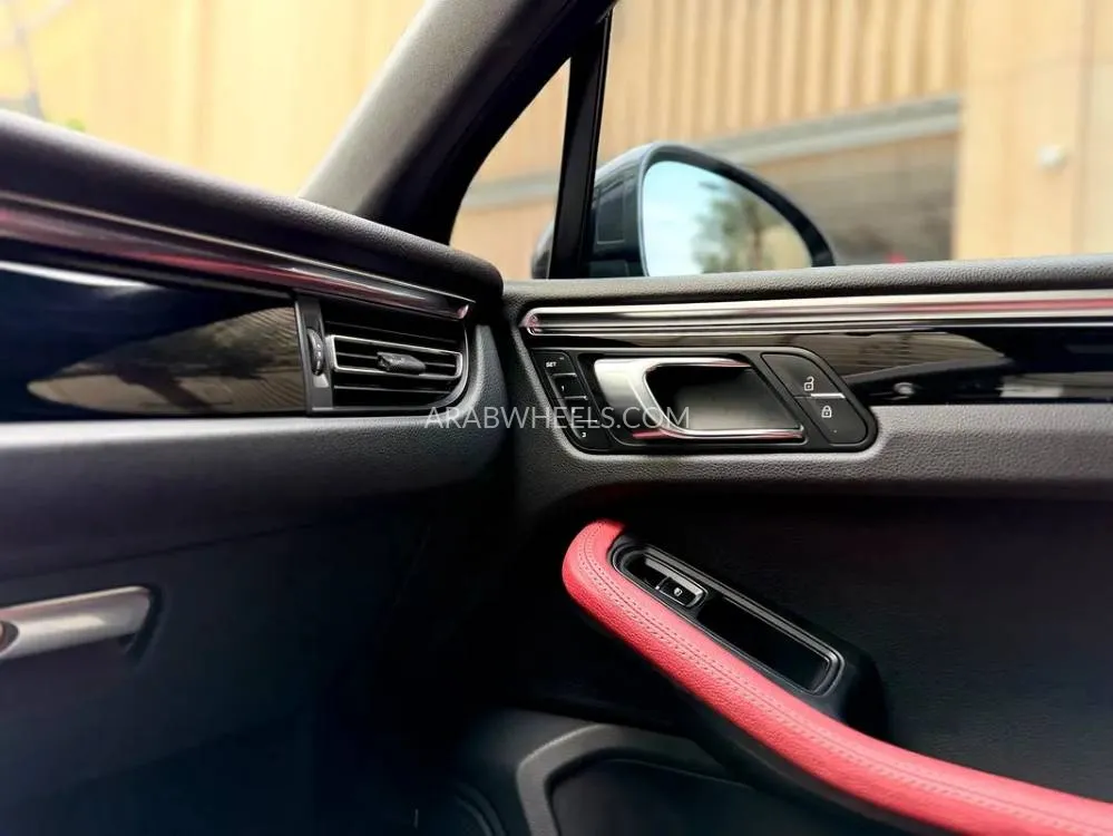 Porsche Macan 2021 for Sale in Dubai Image-10
