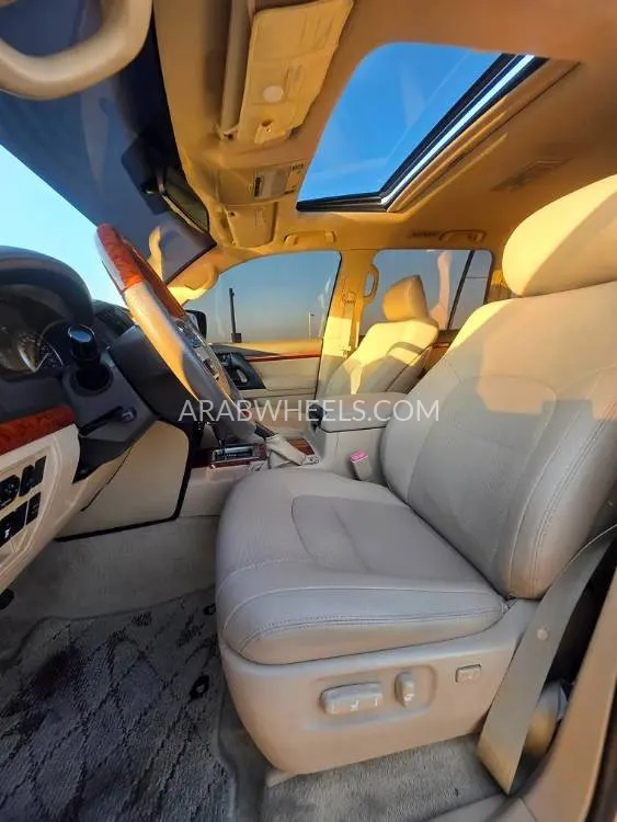 Toyota Land Cruiser 2012 for Sale in Sharjah Image-10