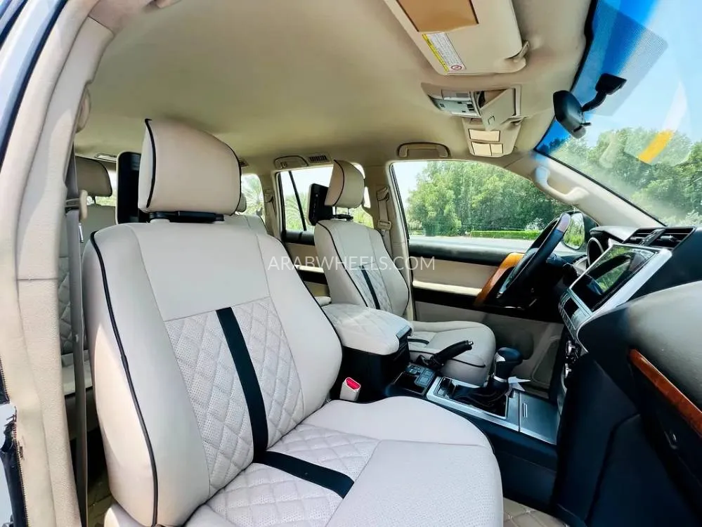Toyota Land Cruiser Prado 2011 for Sale in Sharjah Image-8