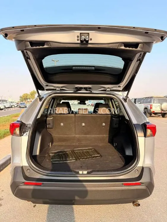 Toyota Rav4 2019 for Sale in Dubai Image-16