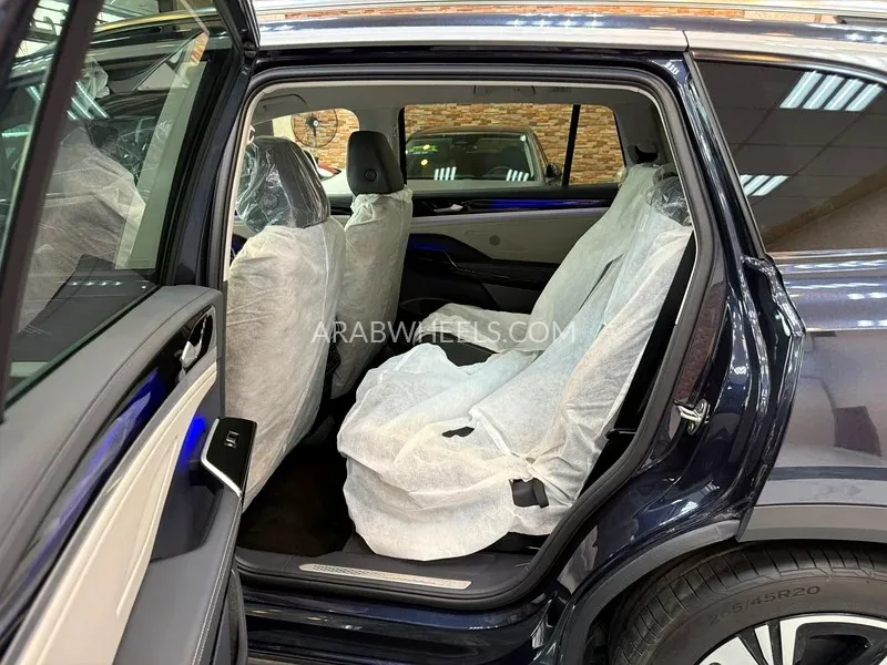 Volkswagen ID.6 2022 for Sale in Dubai Image-9