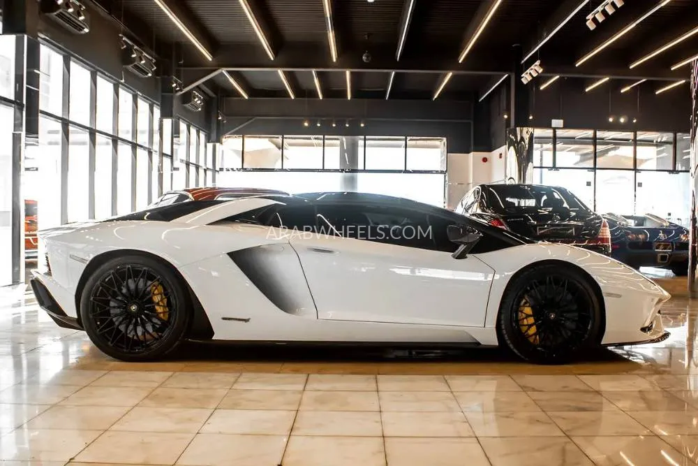 Lamborghini Aventador 2018 for Sale in Abu Dhabi Image-11