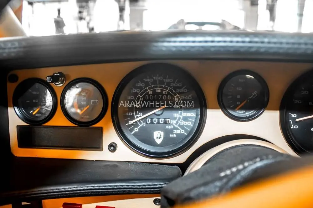 Lamborghini Countach 1991 for Sale in Abu Dhabi Image-11