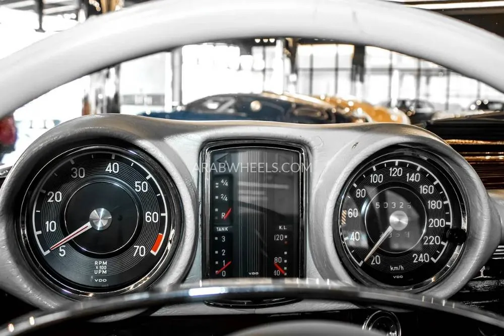 مرسيدس بنز 280 1970 for Sale in أبو ظبي Image-7